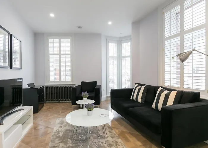 Urban Chic - Shaftesbury